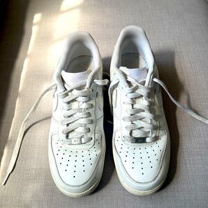 Selling like new air forces men size 8 US. $20 or best offer.